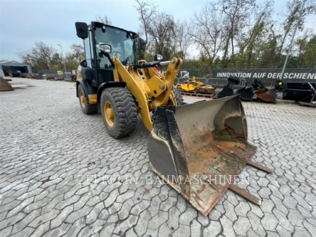 CAT 906-14 Gumikerekes homlokrakodók