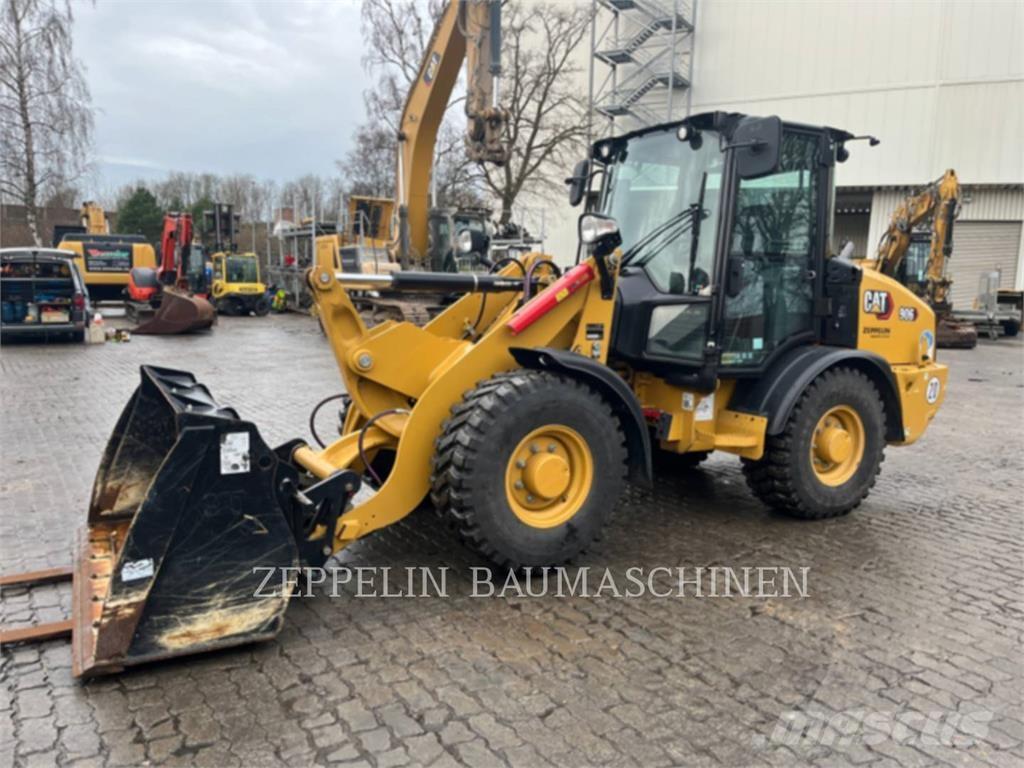 CAT 906-14 Gumikerekes homlokrakodók