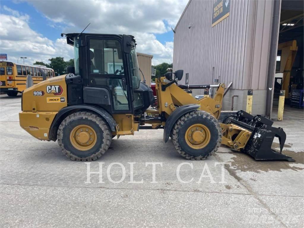 CAT 906 CAB Gumikerekes homlokrakodók