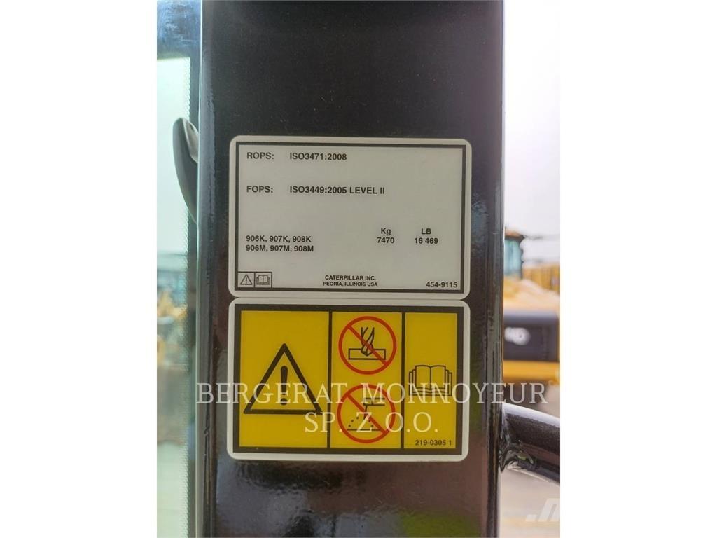 CAT 906 M Gumikerekes homlokrakodók