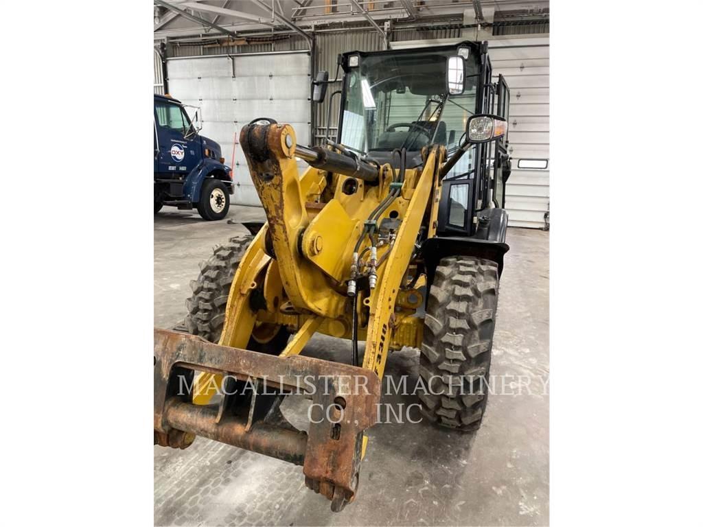 CAT 906H2 Gumikerekes homlokrakodók