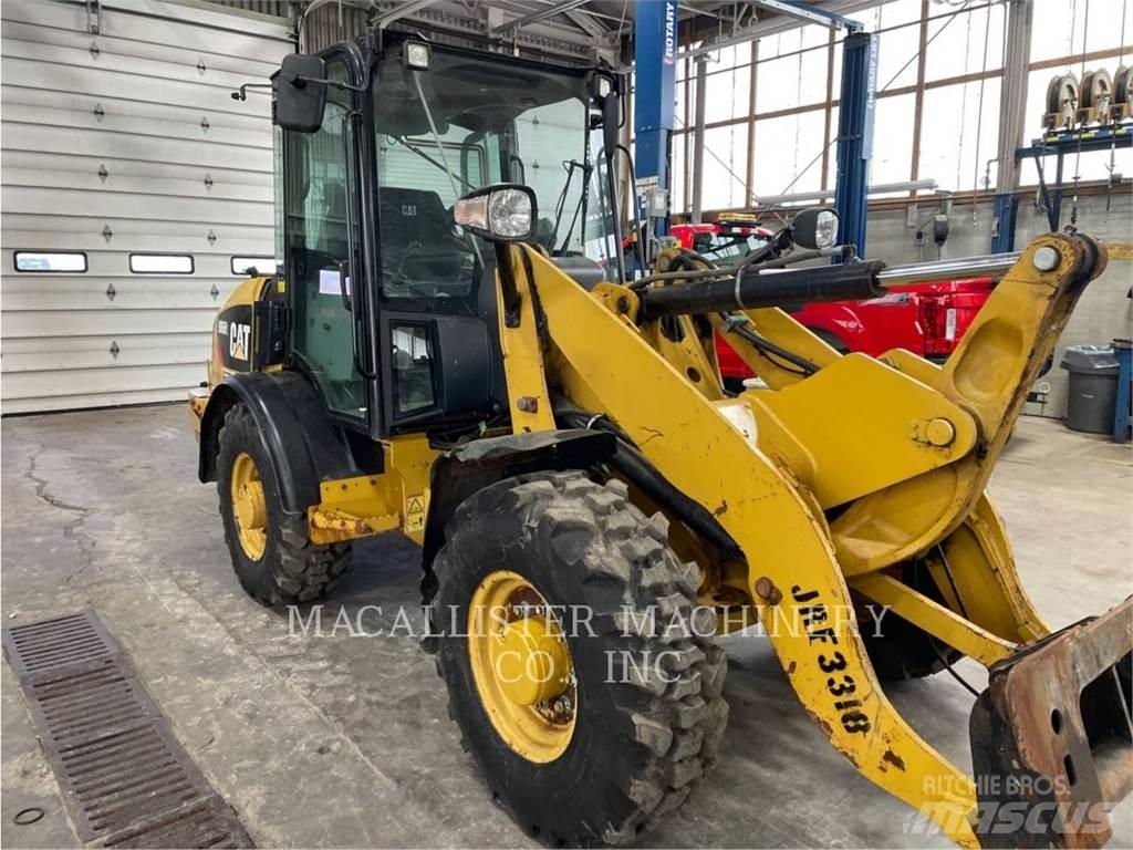 CAT 906H2 Gumikerekes homlokrakodók