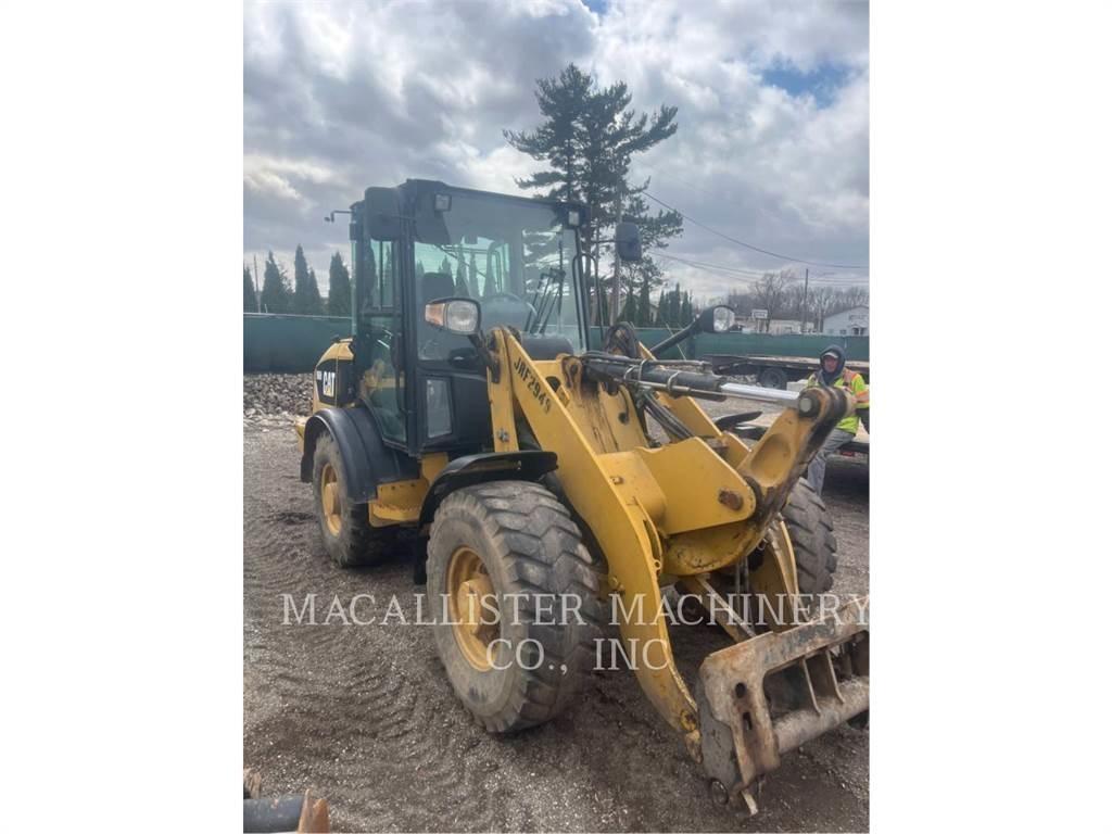 CAT 906H2 Gumikerekes homlokrakodók