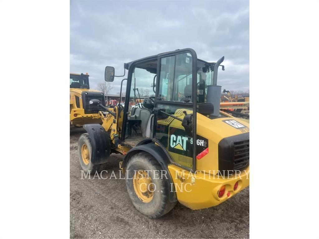 CAT 906H2 Gumikerekes homlokrakodók