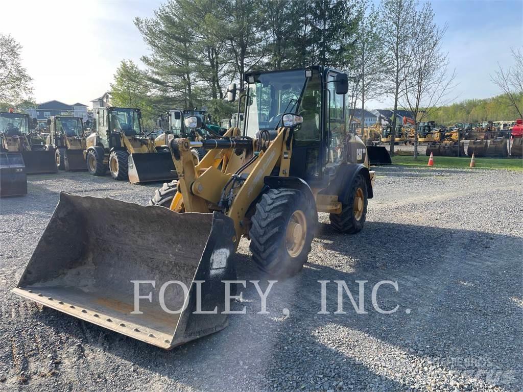 CAT 906H2 Gumikerekes homlokrakodók