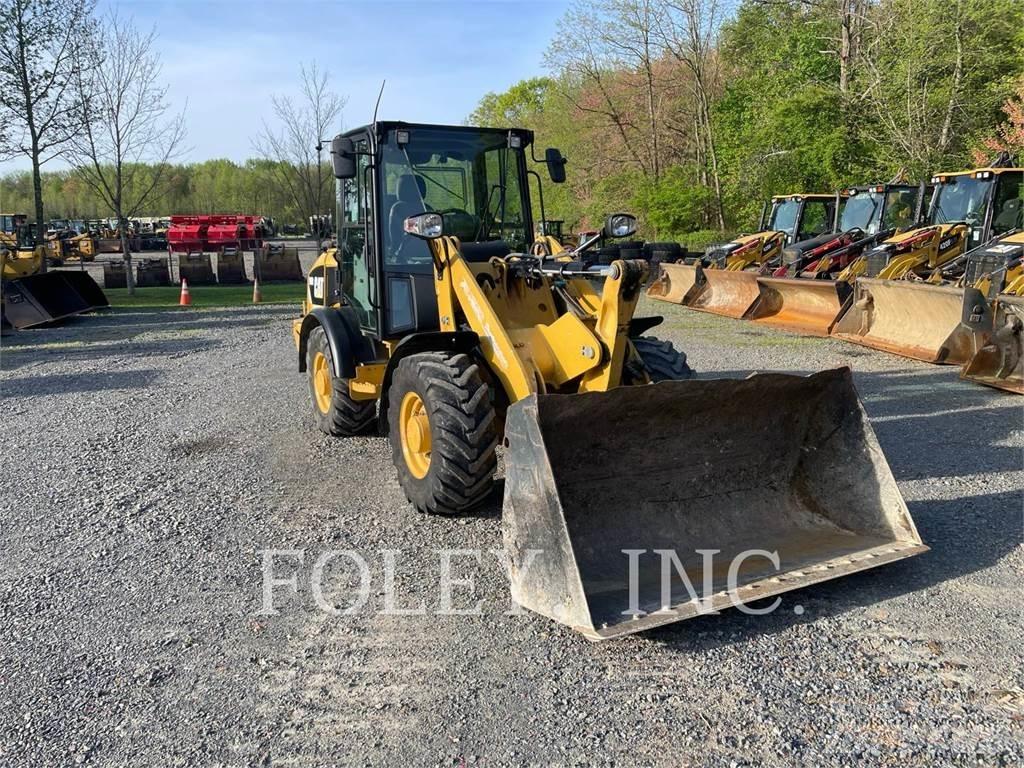 CAT 906H2 Gumikerekes homlokrakodók