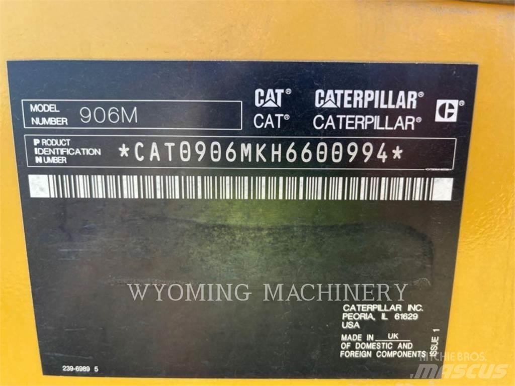 CAT 906M Gumikerekes homlokrakodók