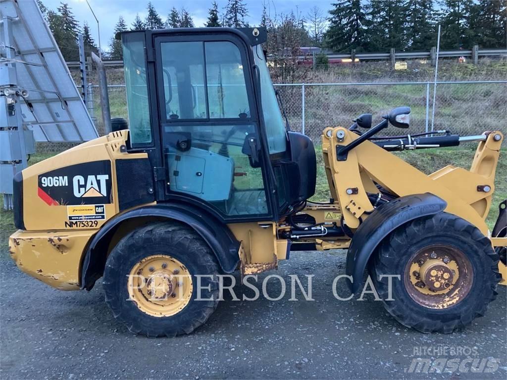 CAT 906M Gumikerekes homlokrakodók