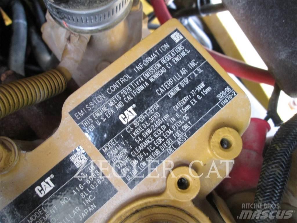 CAT 906M Gumikerekes homlokrakodók