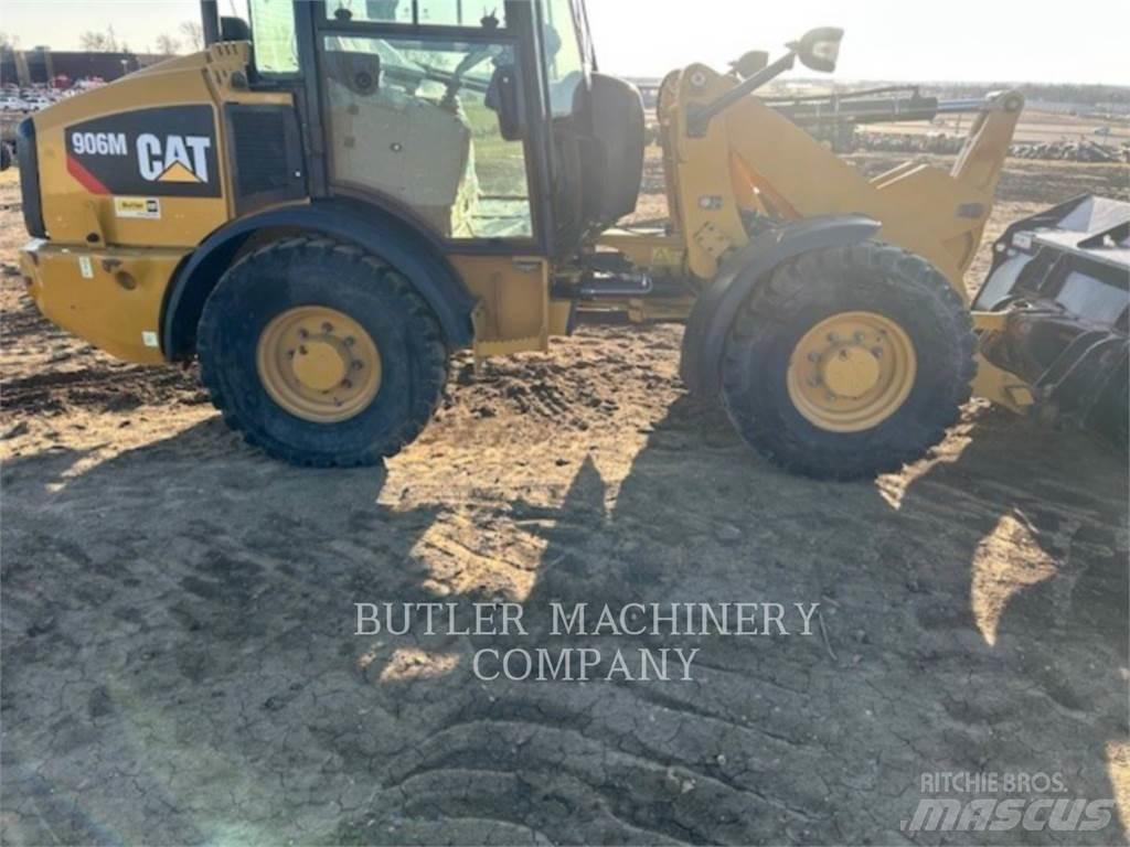 CAT 906M Gumikerekes homlokrakodók