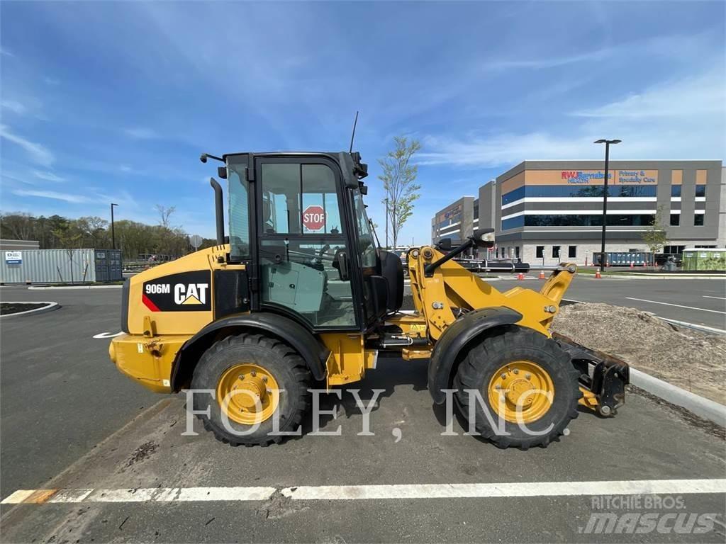 CAT 906M Gumikerekes homlokrakodók