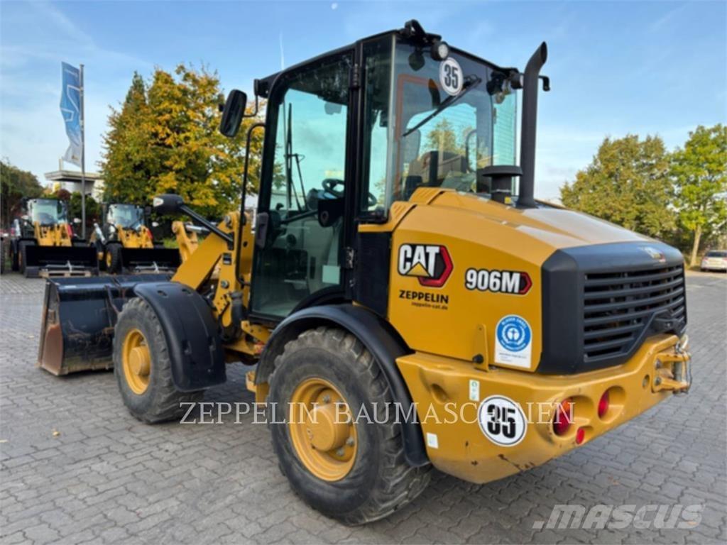 CAT 906M Gumikerekes homlokrakodók
