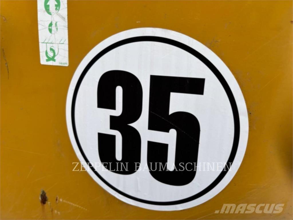 CAT 906M Gumikerekes homlokrakodók