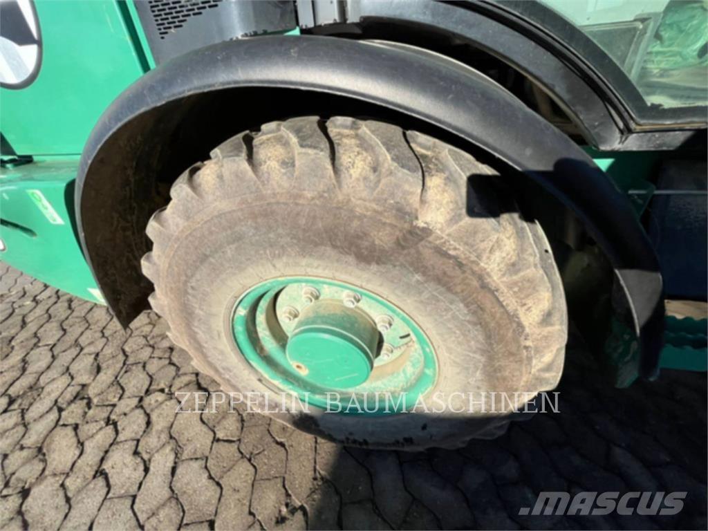 CAT 906M Gumikerekes homlokrakodók