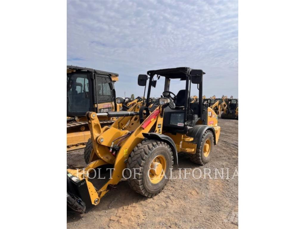 CAT 907 Gumikerekes homlokrakodók