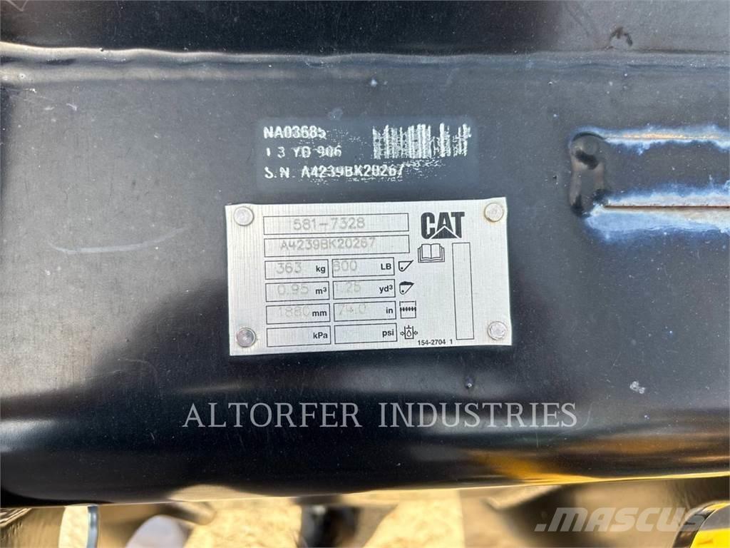 CAT 907-14 Gumikerekes homlokrakodók