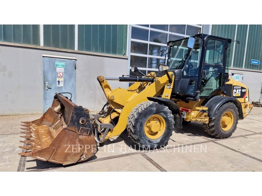 CAT 907H Gumikerekes homlokrakodók