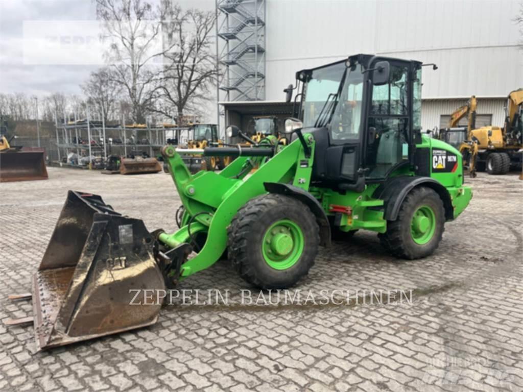 CAT 907M Gumikerekes homlokrakodók