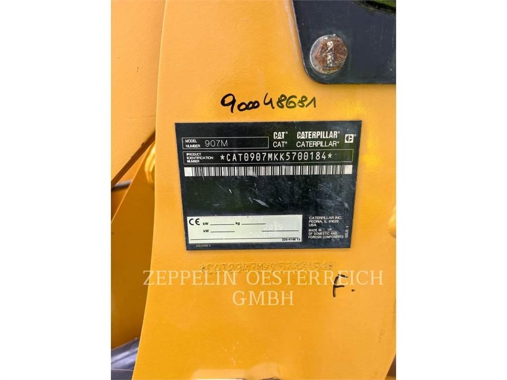 CAT 907M Gumikerekes homlokrakodók