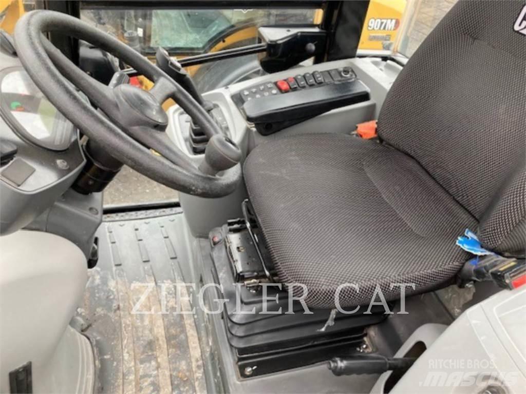 CAT 907M Gumikerekes homlokrakodók
