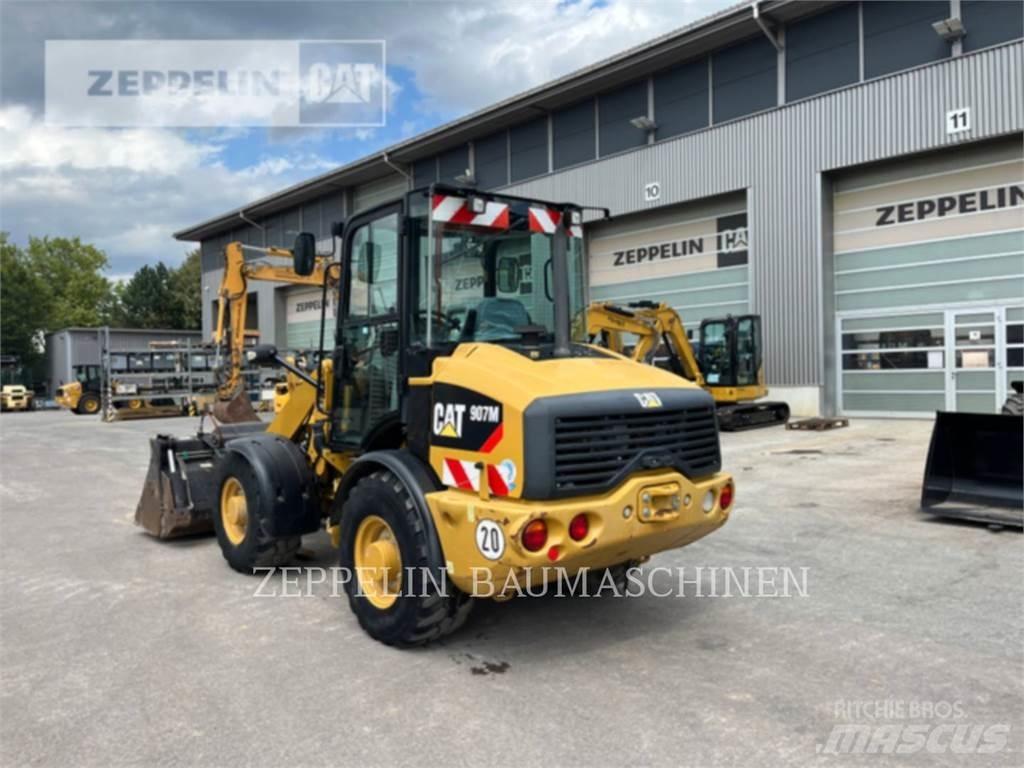 CAT 907M Gumikerekes homlokrakodók