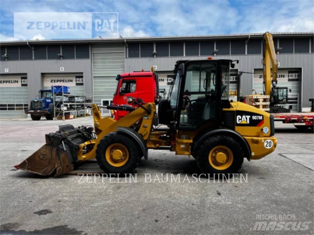 CAT 907M Gumikerekes homlokrakodók