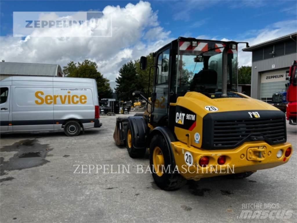 CAT 907M Gumikerekes homlokrakodók