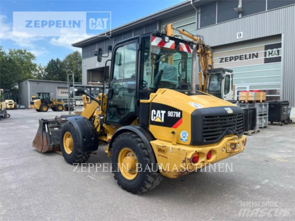 CAT 907M Gumikerekes homlokrakodók