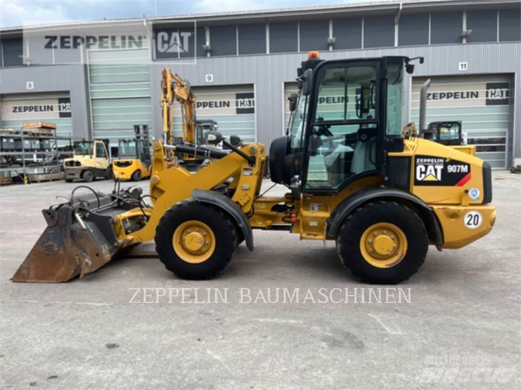 CAT 907M Gumikerekes homlokrakodók