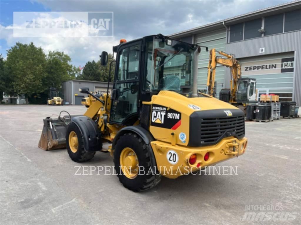CAT 907M Gumikerekes homlokrakodók