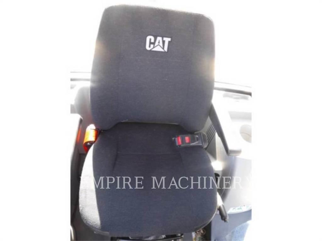 CAT 907M Gumikerekes homlokrakodók