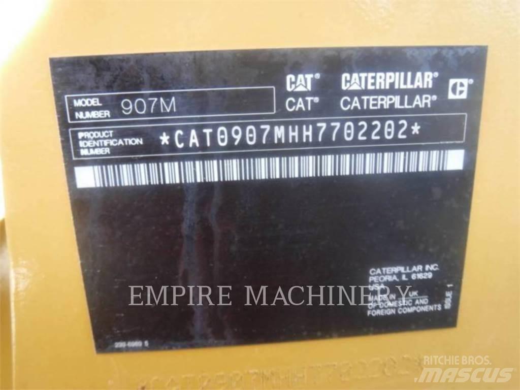 CAT 907M Gumikerekes homlokrakodók