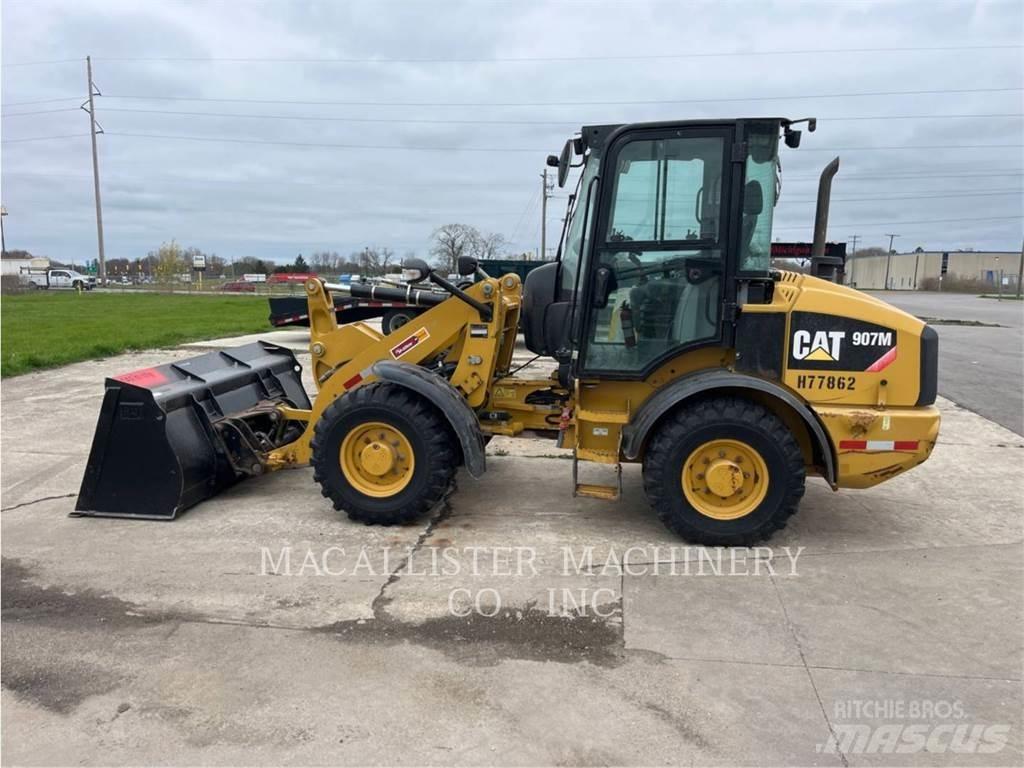 CAT 907M Gumikerekes homlokrakodók