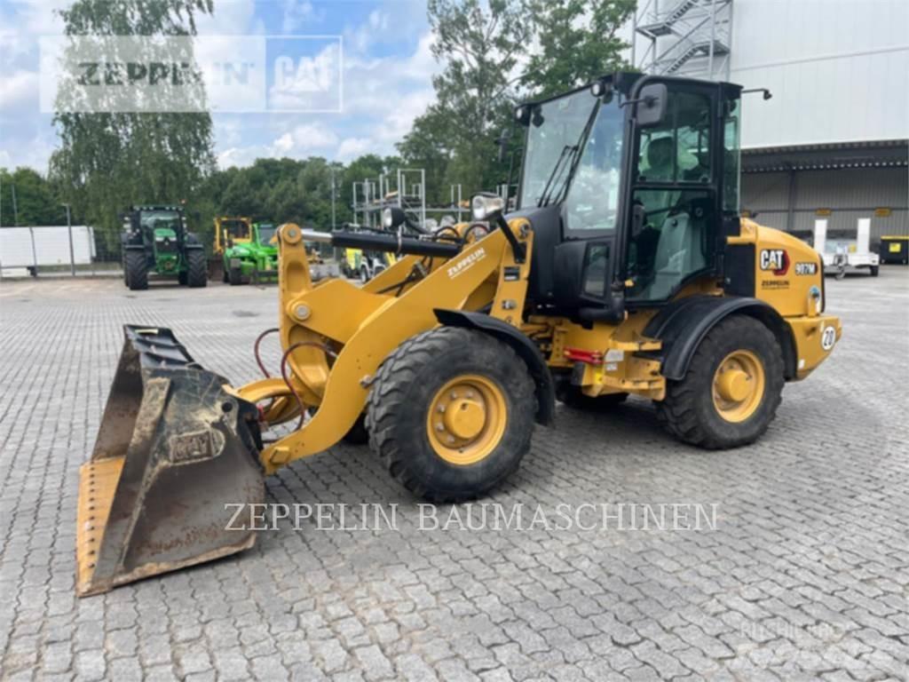 CAT 907M Gumikerekes homlokrakodók
