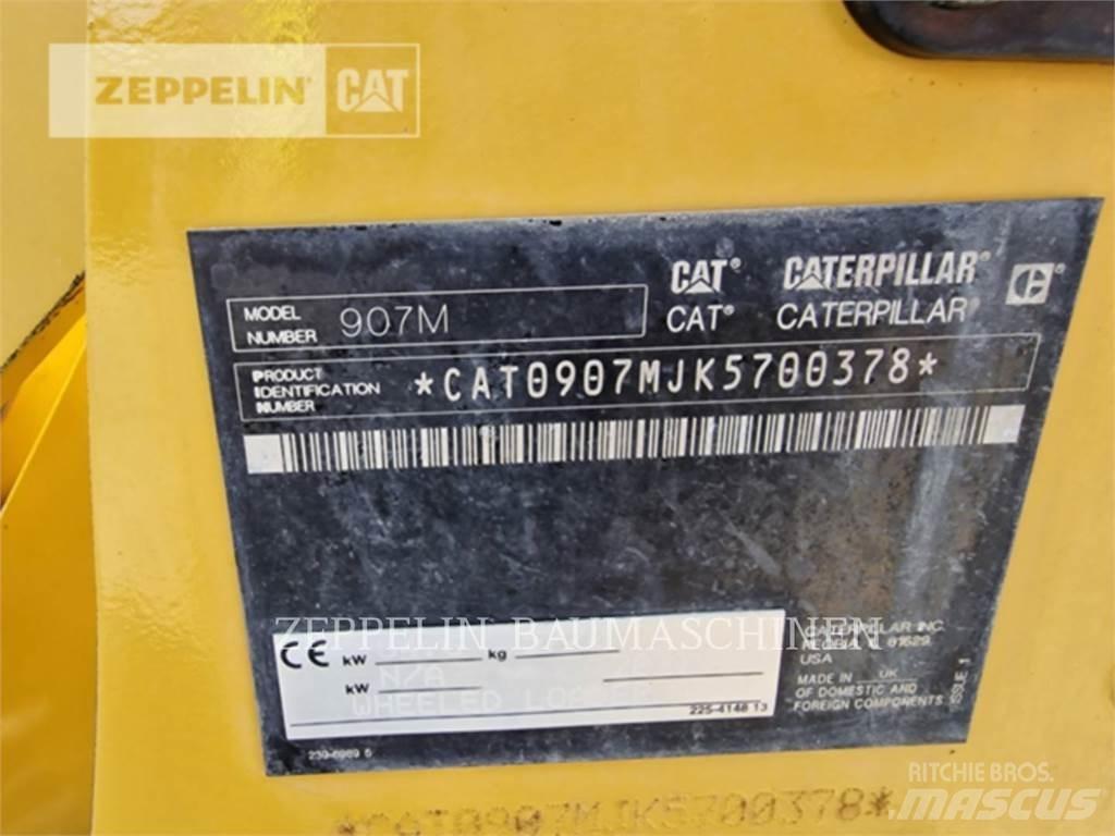 CAT 907M Gumikerekes homlokrakodók