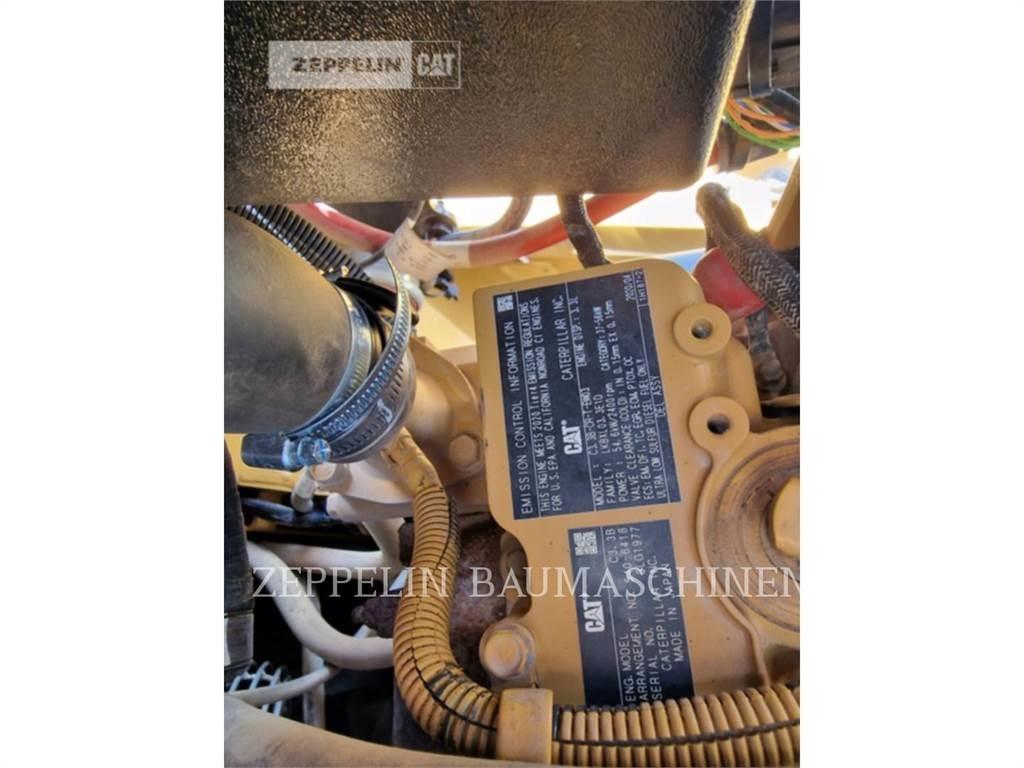 CAT 907M Gumikerekes homlokrakodók