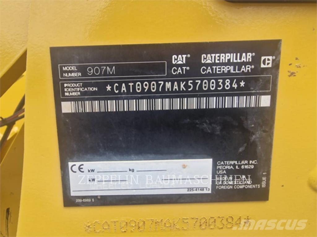 CAT 907M Gumikerekes homlokrakodók