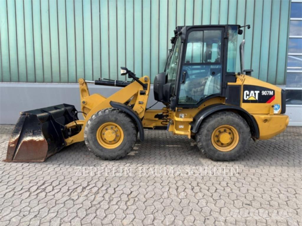 CAT 907M Gumikerekes homlokrakodók