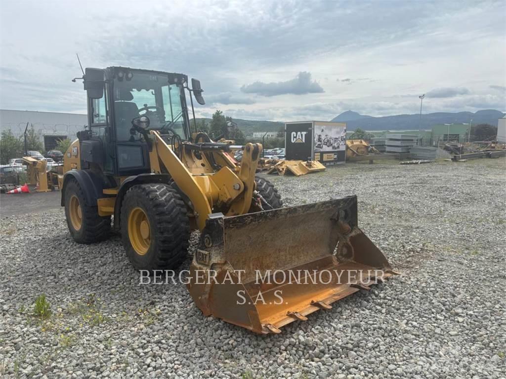 CAT 908 Gumikerekes homlokrakodók