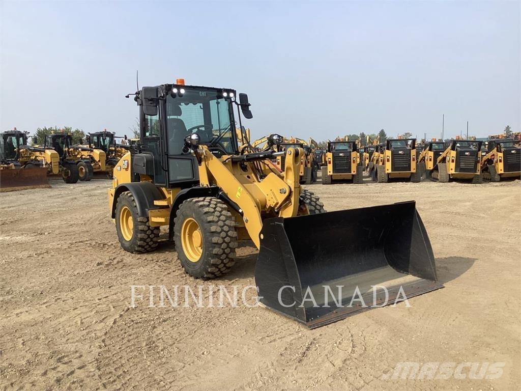 CAT 908 Gumikerekes homlokrakodók