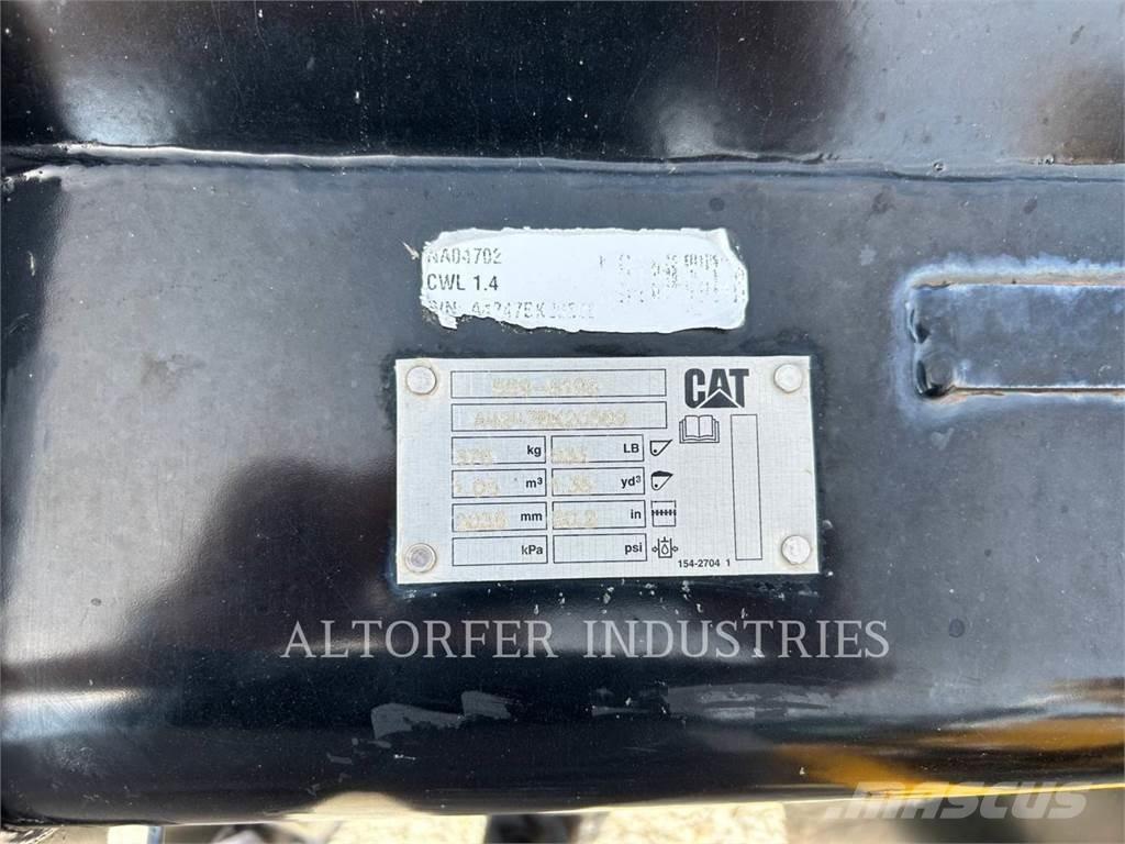 CAT 908-14 Gumikerekes homlokrakodók
