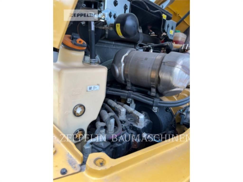 CAT 908-14 Gumikerekes homlokrakodók