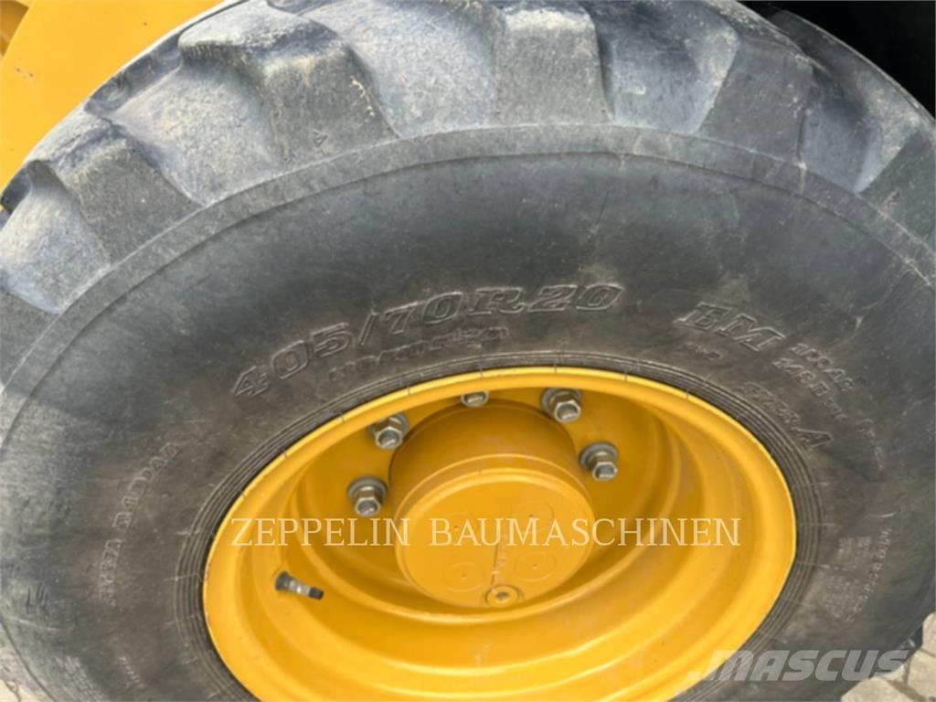 CAT 908-14 Gumikerekes homlokrakodók
