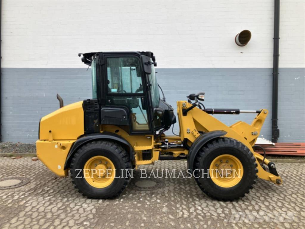 CAT 908-14 Gumikerekes homlokrakodók