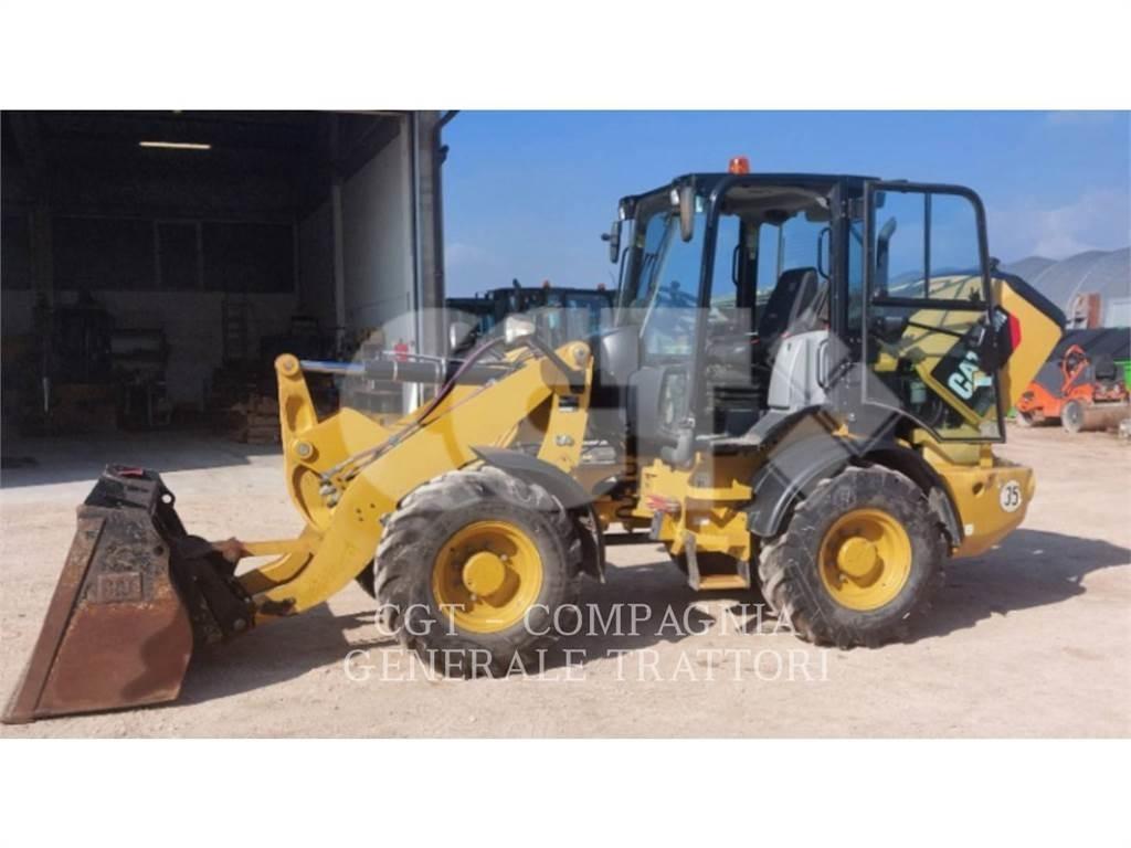 CAT 908 M Gumikerekes homlokrakodók