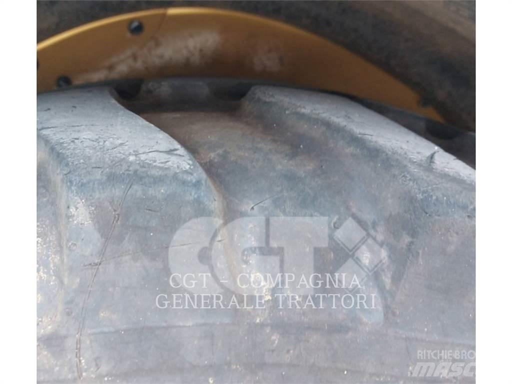 CAT 908 M Gumikerekes homlokrakodók