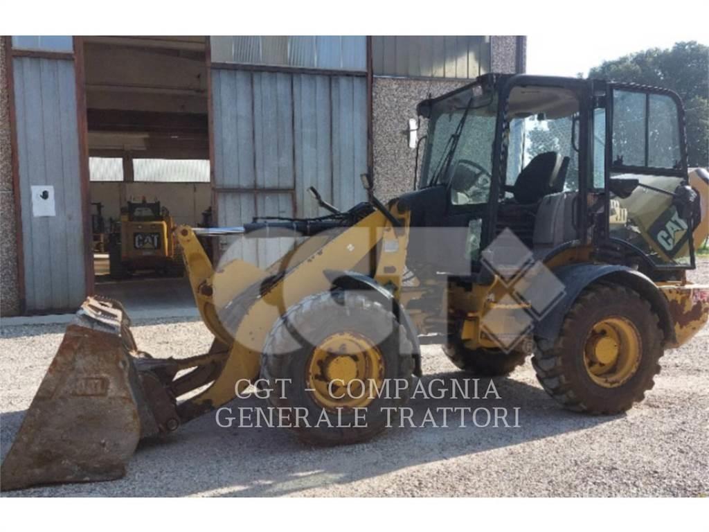 CAT 908H Gumikerekes homlokrakodók