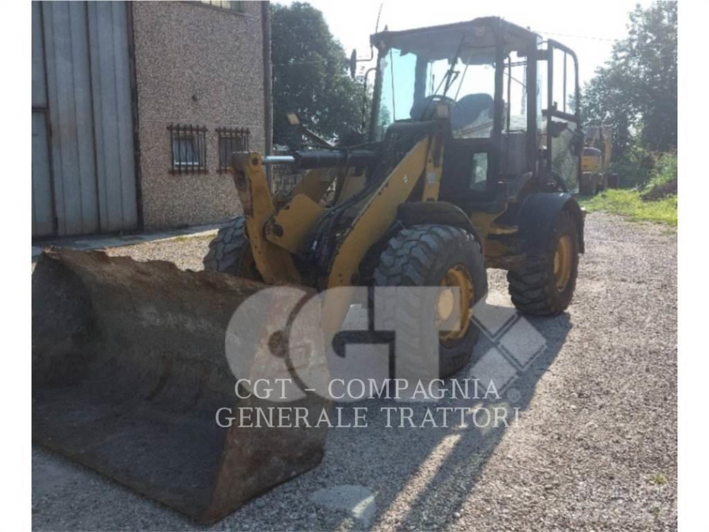 CAT 908H Gumikerekes homlokrakodók