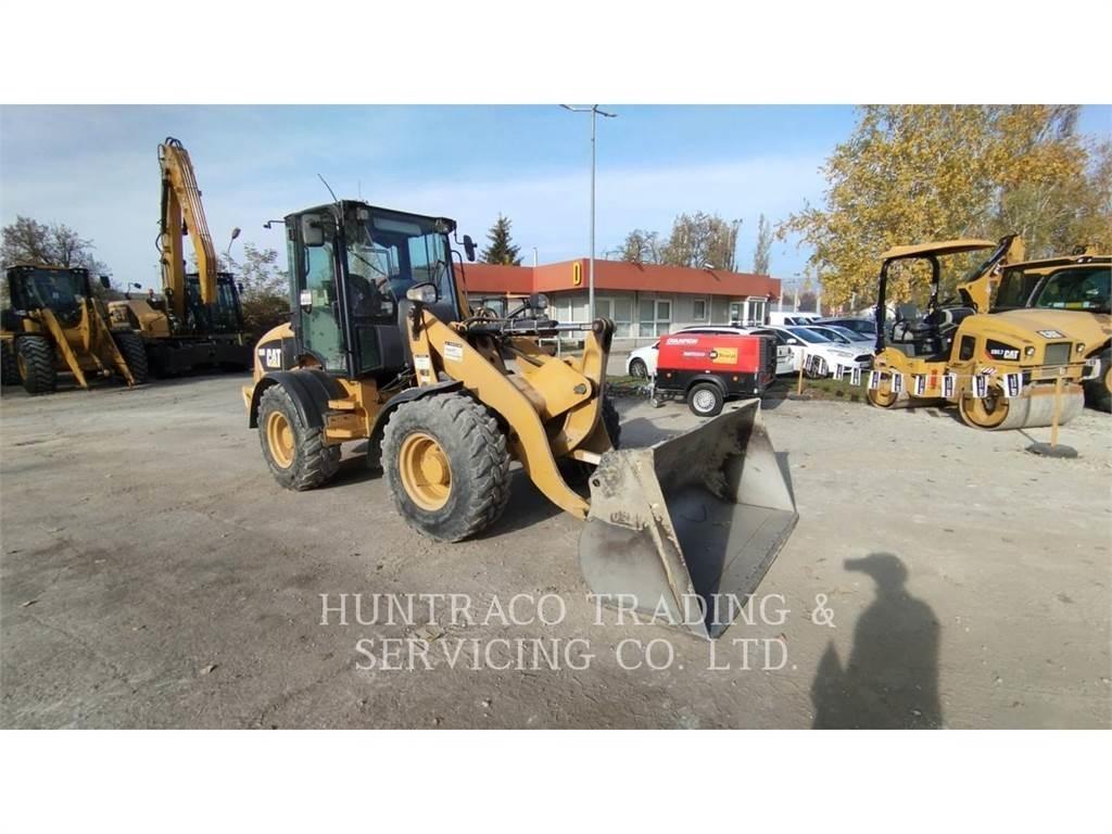 CAT 908H Gumikerekes homlokrakodók