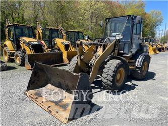 CAT 908H2 Gumikerekes homlokrakodók